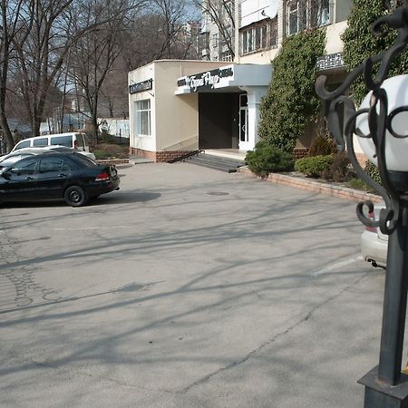 Bilyj Rojal Hotel Zaporizhia Exterior photo