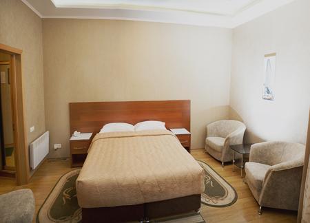 Bilyj Rojal Hotel Zaporizhia Exterior photo