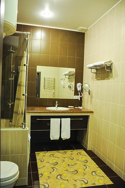 Bilyj Rojal Hotel Zaporizhia Exterior photo