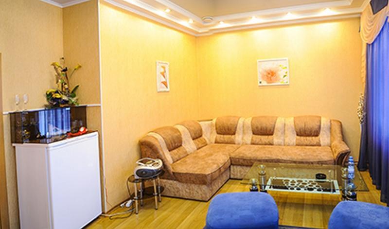 Bilyj Rojal Hotel Zaporizhia Exterior photo