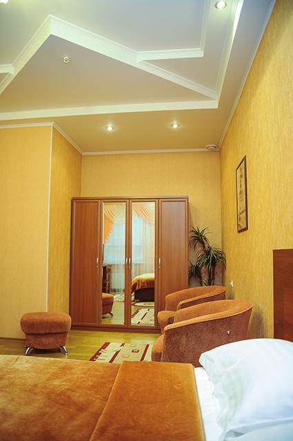 Bilyj Rojal Hotel Zaporizhia Exterior photo