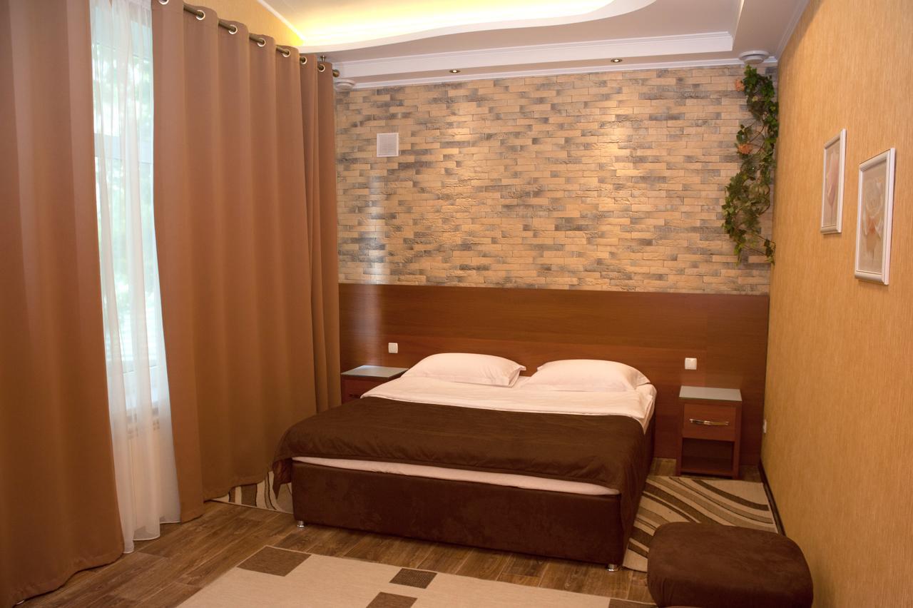 Bilyj Rojal Hotel Zaporizhia Exterior photo