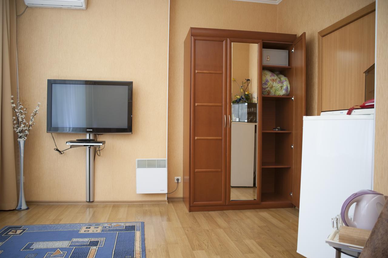 Bilyj Rojal Hotel Zaporizhia Exterior photo